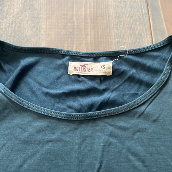 Shoulder cutout Top - Picture 2 of 4